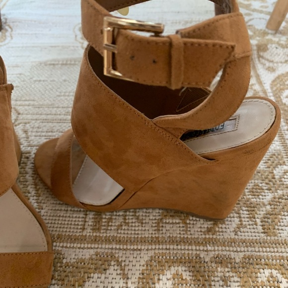 Heels - Picture 5 of 5